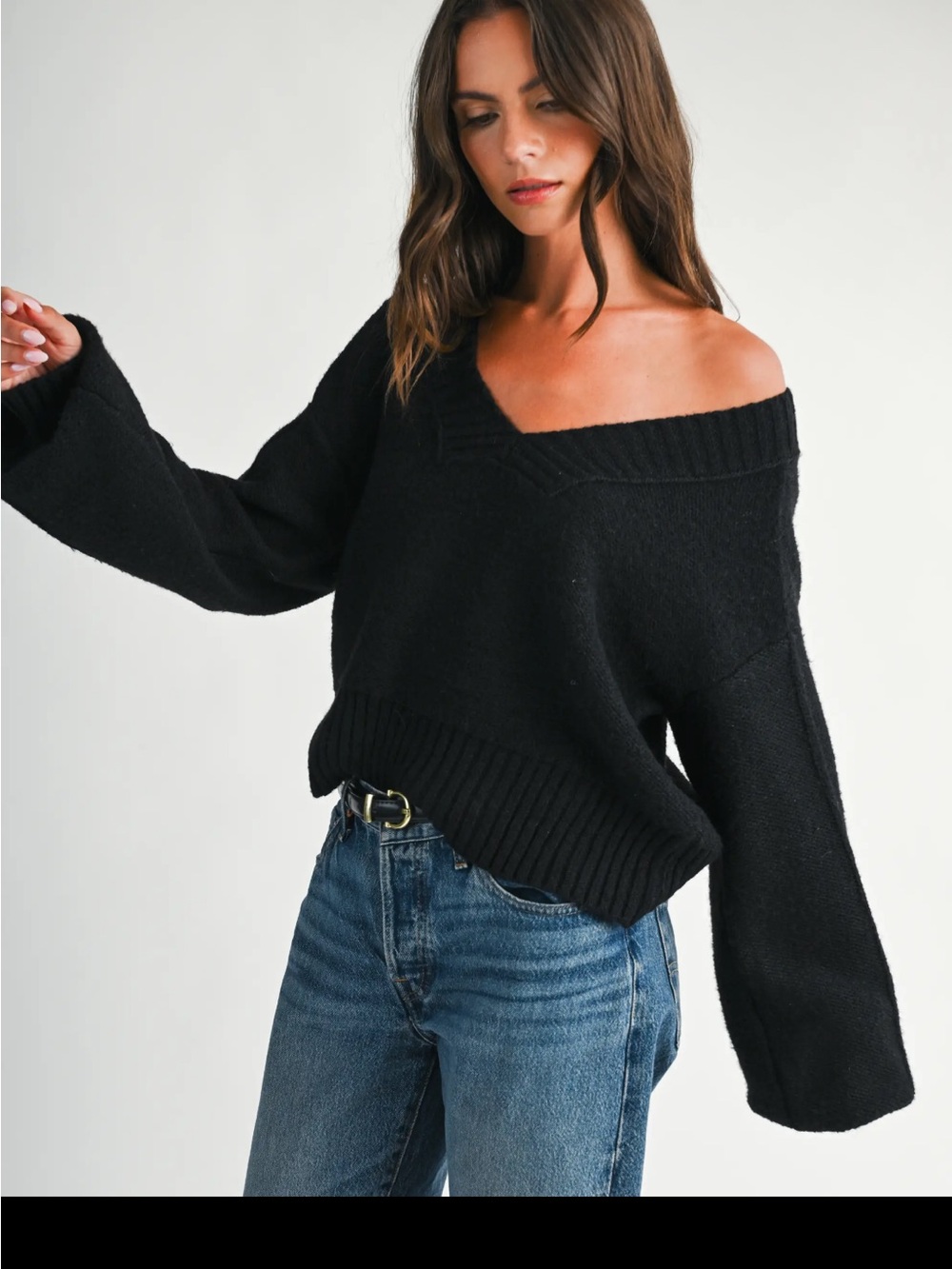 🆕🤍BLACK CARINA SWEATER